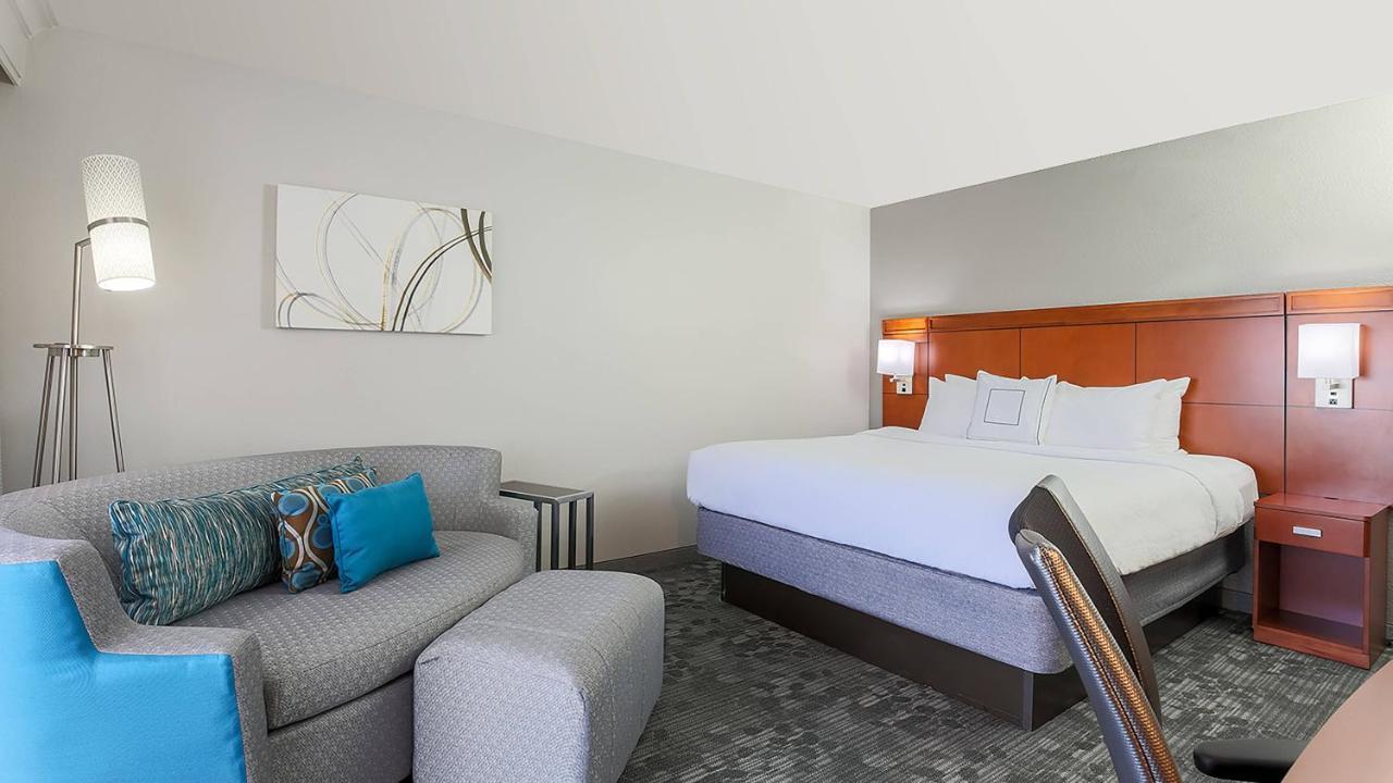 Courtyard By Marriott Monroe Airport Hotell Exteriör bild