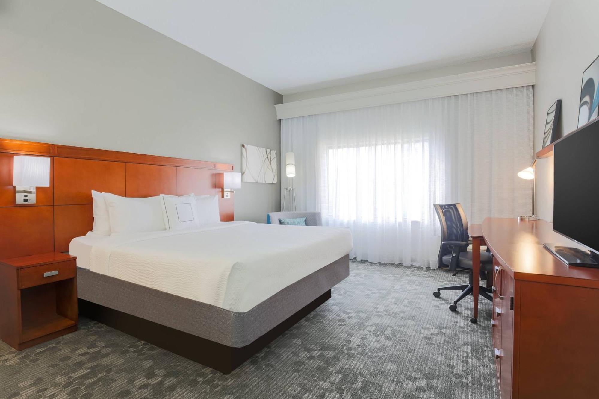 Courtyard By Marriott Monroe Airport Hotell Exteriör bild