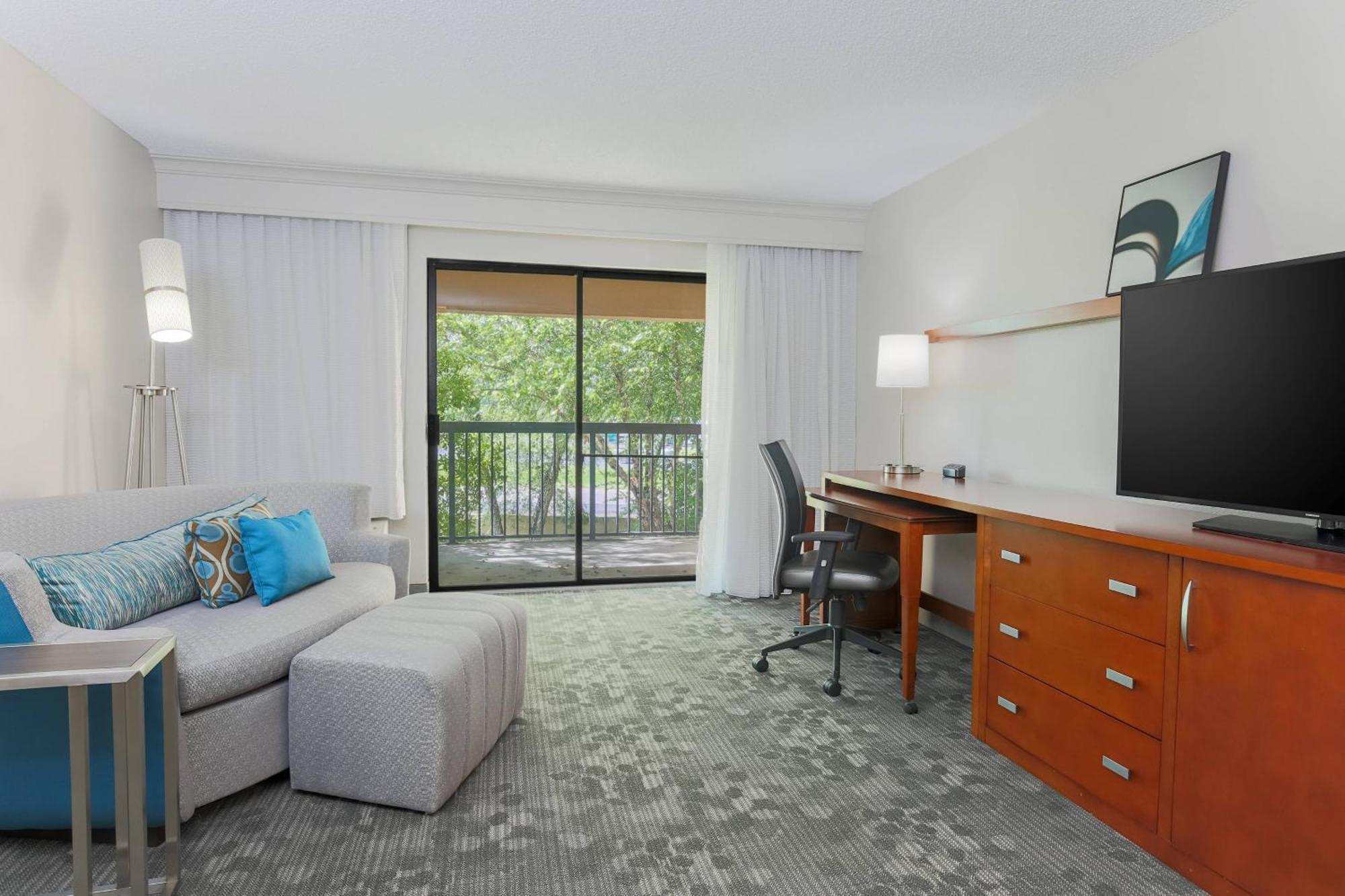 Courtyard By Marriott Monroe Airport Hotell Exteriör bild