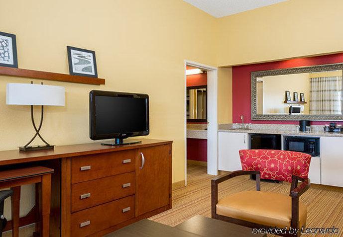 Courtyard By Marriott Monroe Airport Hotell Exteriör bild