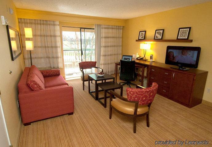 Courtyard By Marriott Monroe Airport Hotell Rum bild
