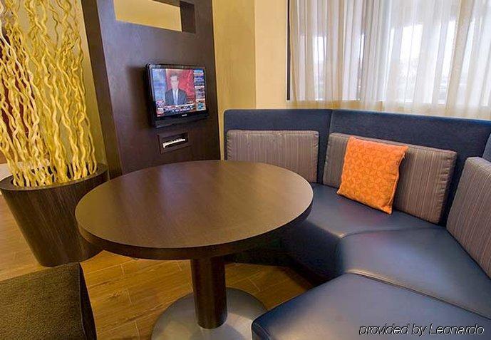 Courtyard By Marriott Monroe Airport Hotell Exteriör bild